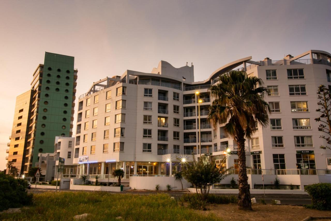 Ocean Breeze Hotel Strand Buitenkant foto