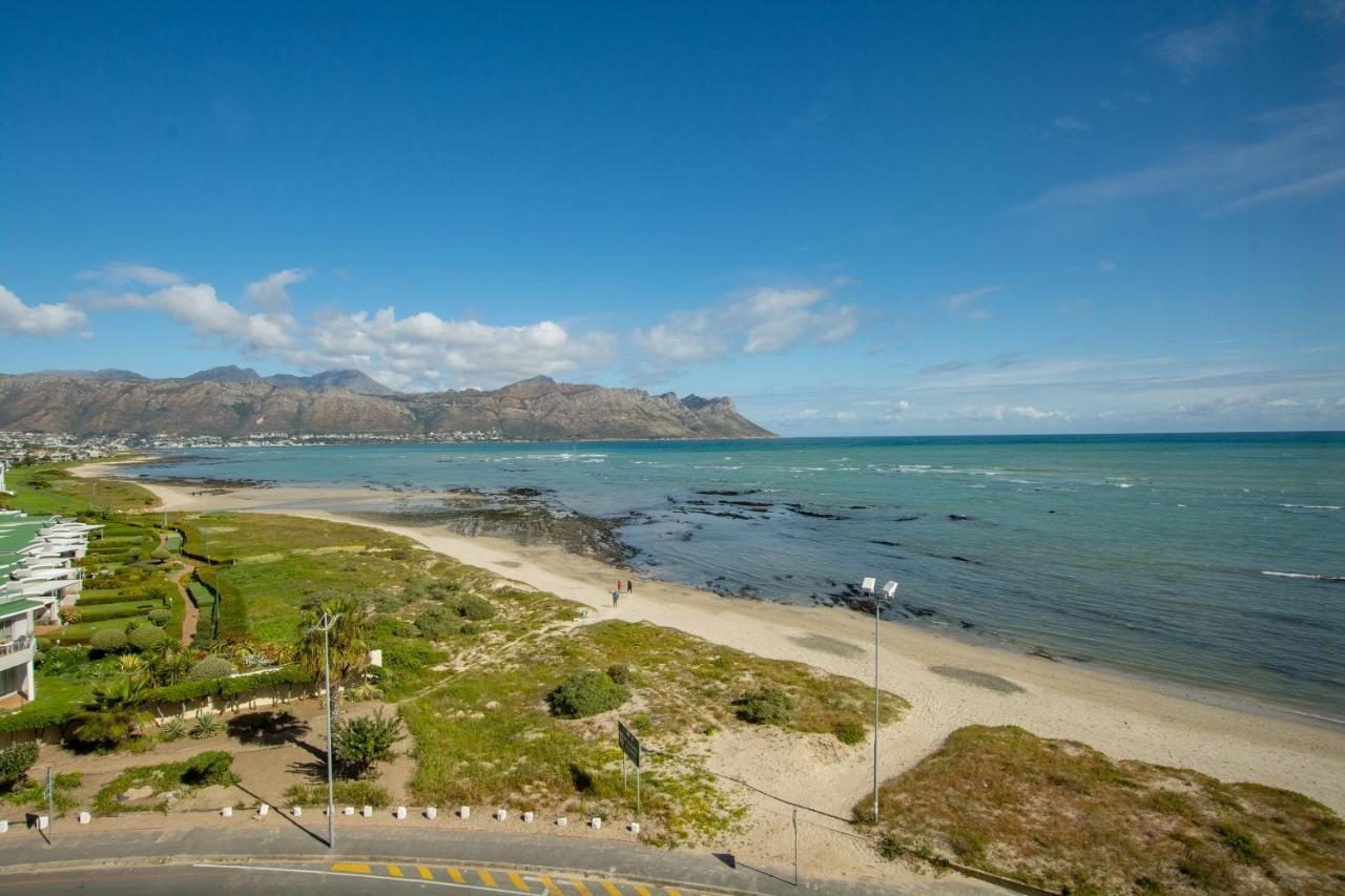 Ocean Breeze Hotel Strand Buitenkant foto