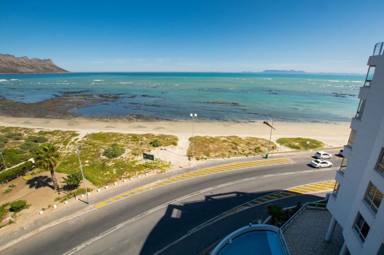Ocean Breeze Hotel Strand Buitenkant foto