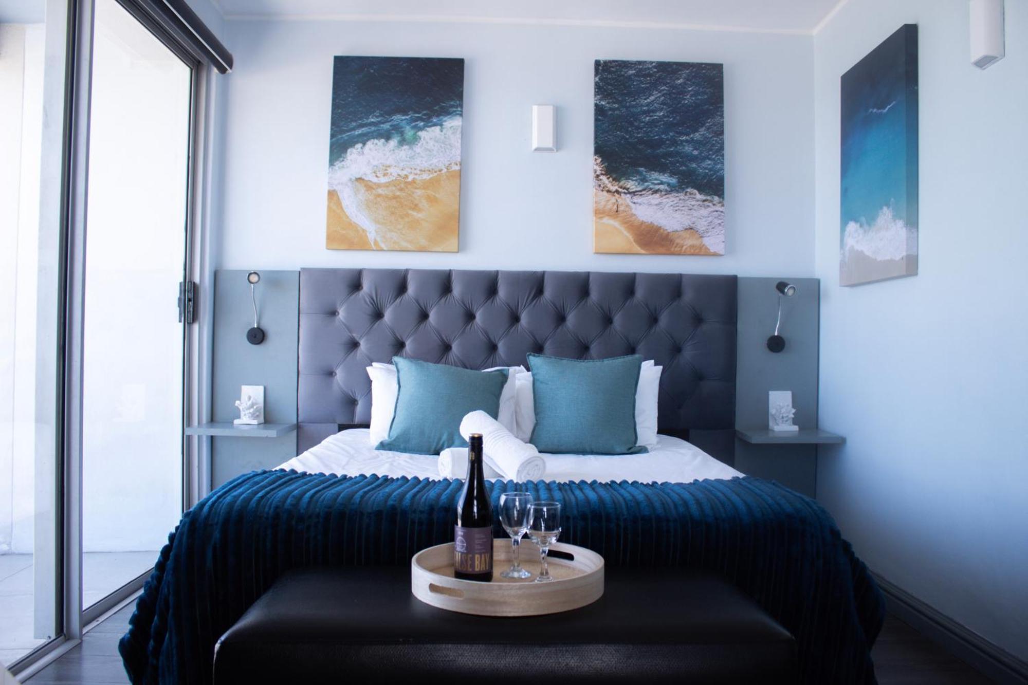 Ocean Breeze Hotel Strand Buitenkant foto