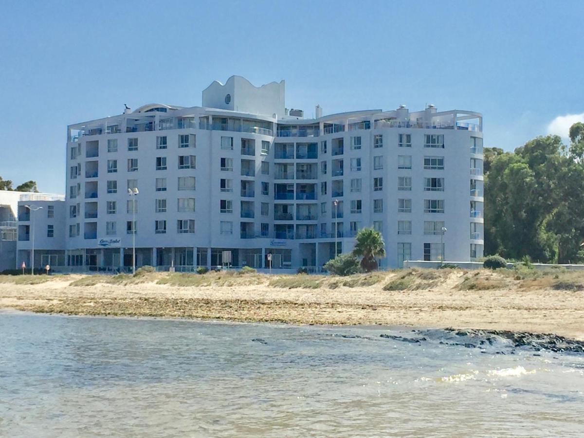 Ocean Breeze Hotel Strand Buitenkant foto